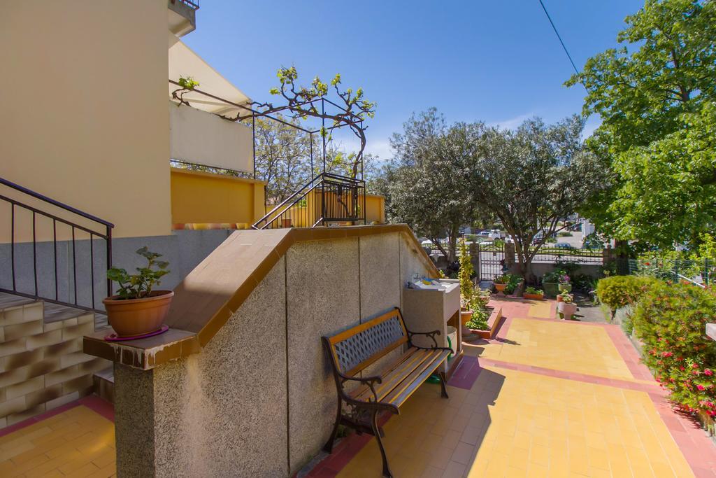 Apartment Oleander Малий Лошинь Екстер'єр фото